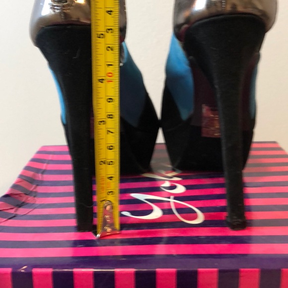 Super sexy platform heels 🔥 - Picture 3 of 7